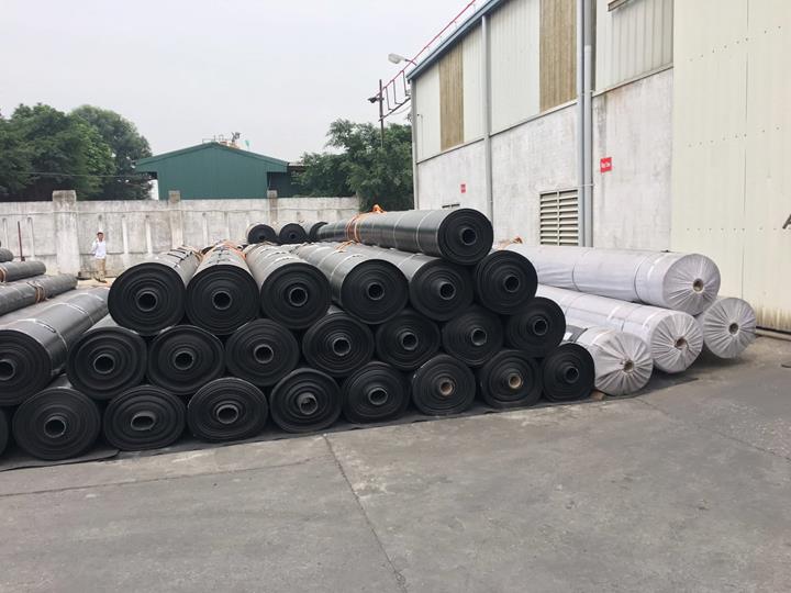 Ứng dụng bạt HDPE ngăn chặn thẩm thấu hóa chất trong công nghiệp